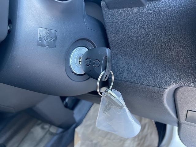 標準装備の「キーレス」。キーを所持していれば、ドアの開錠＆施錠が楽々行えます！