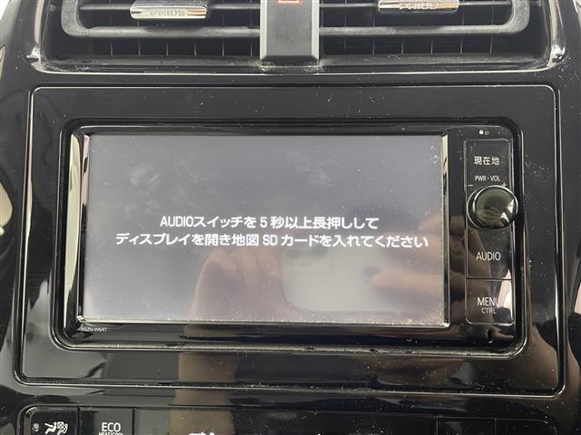 プリウス Ｓツーリングセレクション　禁煙車　純正ナビ（フルセグ／Ｂｌｕｅｔｏｏｔｈ／ＣＤ／ＤＶＤ／ＡＭ／ＦＭ）　モデリスタエアロ　ＬＥＤヘッドライト　レーダークルーズコントロール　前席シートヒーター　ドライブレコーダー　純正アルミ（4枚目）