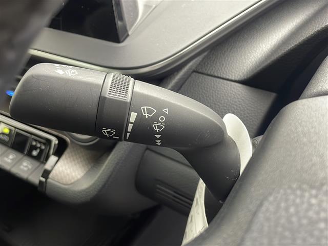 プリウス Ｇ　禁煙車　純正８インチナビ　バックカメラ　前席シートヒーター　トヨタセーフティセンス　前方ドライブレコーダー　ＡＣ１００Ｖ　プリクラッシュセーフティ　オートハイビーム　レーダクルーズコントロール　ＥＴＣ（26枚目）