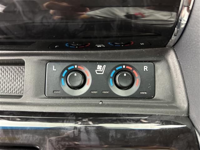 アルファード ２．５Ｓ　Ｃパッケージ　禁煙車　純正ナビ　ツインムーンルーフ　前席シートヒーター　前席ベンチレーション　全席パワーシート　１２．１インチフリップダウンモニター　レーダークルーズコントロール　三眼ＬＥＤヘッドライト　純正ＥＴＣ（10枚目）