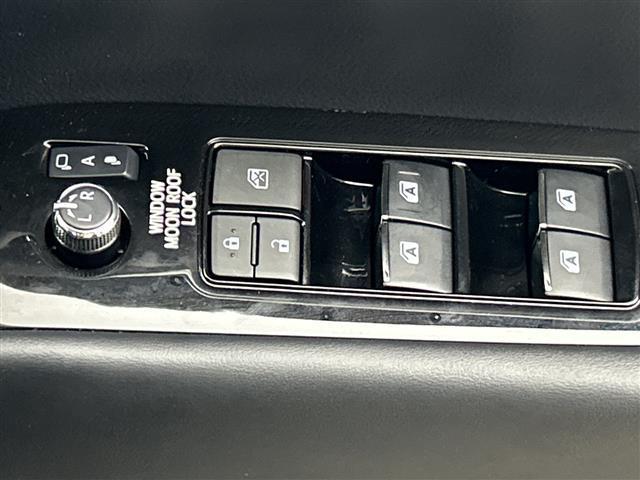 アルファード ２．５Ｓ　Ｃパッケージ　禁煙車　純正ナビ　ツインムーンルーフ　前席シートヒーター　前席ベンチレーション　全席パワーシート　１２．１インチフリップダウンモニター　レーダークルーズコントロール　三眼ＬＥＤヘッドライト　純正ＥＴＣ（32枚目）