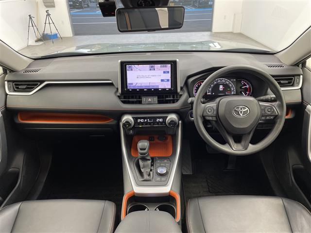 ＲＡＶ４ アドベンチャー　純正９型ナビ　（フルセグＴＶ・ＢＴ・ＨＤＭＩ・ＣＤ・ＤＶＤ・ＡＭ・ＦＭ）バックカメラ　ＢＳＭ　ドラレコ　パワーシート　デジタルインナーミラー　レーダークルコン　レーンキープ　オートマチックハイビーム（3枚目）