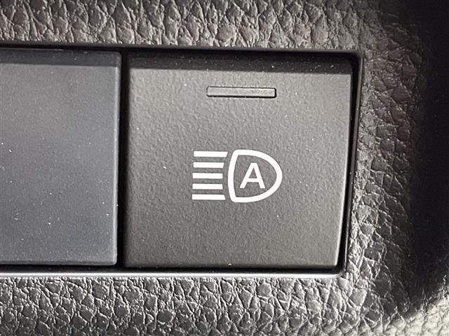 ＲＡＶ４ アドベンチャー　純正９型ナビ　（フルセグＴＶ・ＢＴ・ＨＤＭＩ・ＣＤ・ＤＶＤ・ＡＭ・ＦＭ）バックカメラ　ＢＳＭ　ドラレコ　パワーシート　デジタルインナーミラー　レーダークルコン　レーンキープ　オートマチックハイビーム（13枚目）