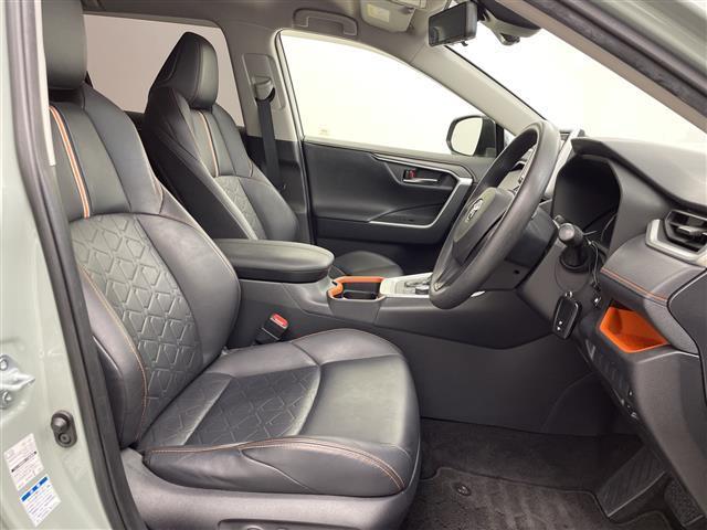 ＲＡＶ４ アドベンチャー　純正９型ナビ　（フルセグＴＶ・ＢＴ・ＨＤＭＩ・ＣＤ・ＤＶＤ・ＡＭ・ＦＭ）バックカメラ　ＢＳＭ　ドラレコ　パワーシート　デジタルインナーミラー　レーダークルコン　レーンキープ　オートマチックハイビーム（14枚目）