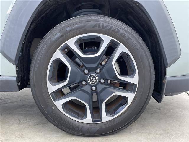 ＲＡＶ４ アドベンチャー　純正９型ナビ　（フルセグＴＶ・ＢＴ・ＨＤＭＩ・ＣＤ・ＤＶＤ・ＡＭ・ＦＭ）バックカメラ　ＢＳＭ　ドラレコ　パワーシート　デジタルインナーミラー　レーダークルコン　レーンキープ　オートマチックハイビーム（17枚目）