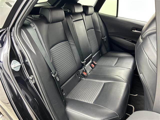 カローラツーリング ハイブリッド　ダブルバイビー　禁煙車　純正ディスプレイオーディオ　フルセグ　ＡｐｐｌｅＣａｒＰｒａｙ　ＡｎｄｒｏｉｄＡｕｔｏ　バックモニター　オートライト　オートハイビーム　レーダークルーズコントロール　ブラインドスポットモニター（19枚目）