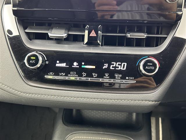 カローラツーリング ハイブリッド　ダブルバイビー　禁煙車　純正ディスプレイオーディオ　フルセグ　ＡｐｐｌｅＣａｒＰｒａｙ　ＡｎｄｒｏｉｄＡｕｔｏ　バックモニター　オートライト　オートハイビーム　レーダークルーズコントロール　ブラインドスポットモニター（35枚目）