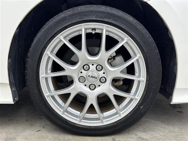 プリウス Ｓツーリングセレクション　純正ナビ／バックカメラ／後席モニター／衝突被害軽減ブレーキ／レーダークルーズコントロール／シートヒーター／ドライブレコーダー／ビルトインＥＴＣ／ＴＯＭ’Ｓ製ＡＷ／オートハイビーム／スマートキー（17枚目）