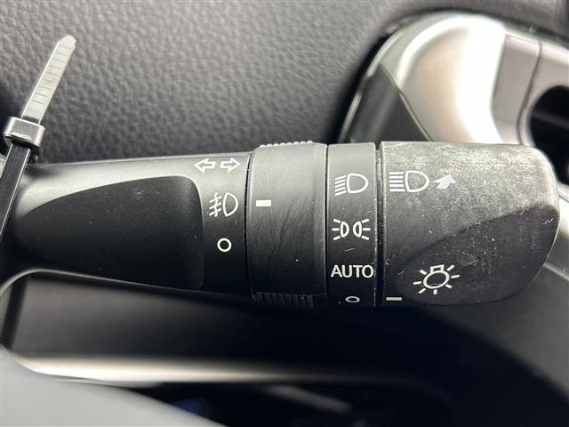 プリウス Ｓツーリングセレクション　純正ナビ／バックカメラ／後席モニター／衝突被害軽減ブレーキ／レーダークルーズコントロール／シートヒーター／ドライブレコーダー／ビルトインＥＴＣ／ＴＯＭ’Ｓ製ＡＷ／オートハイビーム／スマートキー（25枚目）