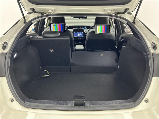 プリウス Ｓツーリングセレクション　純正ナビ／バックカメラ／後席モニター／衝突被害軽減ブレーキ／レーダークルーズコントロール／シートヒーター／ドライブレコーダー／ビルトインＥＴＣ／ＴＯＭ’Ｓ製ＡＷ／オートハイビーム／スマートキー（31枚目）