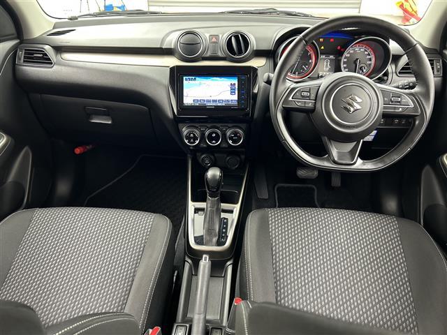 スイフト XRリミテッド 禁煙車/社外ナビ/ワンセグTV/バックカメラ/スズキセーフティサポート/シートヒーター/ステアリングスイッチ/ヘッドライトレベライザー/スマートキー/プッシュスタート(2枚目)