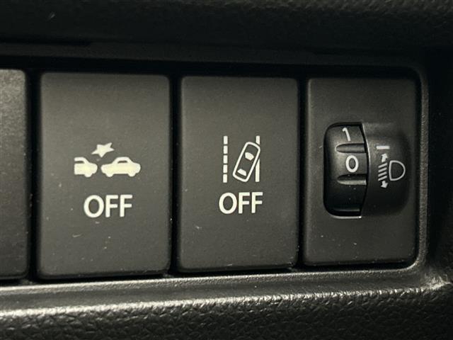 スイフト XRリミテッド 禁煙車/社外ナビ/ワンセグTV/バックカメラ/スズキセーフティサポート/シートヒーター/ステアリングスイッチ/ヘッドライトレベライザー/スマートキー/プッシュスタート(7枚目)