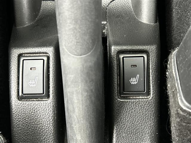 スイフト XRリミテッド 禁煙車/社外ナビ/ワンセグTV/バックカメラ/スズキセーフティサポート/シートヒーター/ステアリングスイッチ/ヘッドライトレベライザー/スマートキー/プッシュスタート(9枚目)