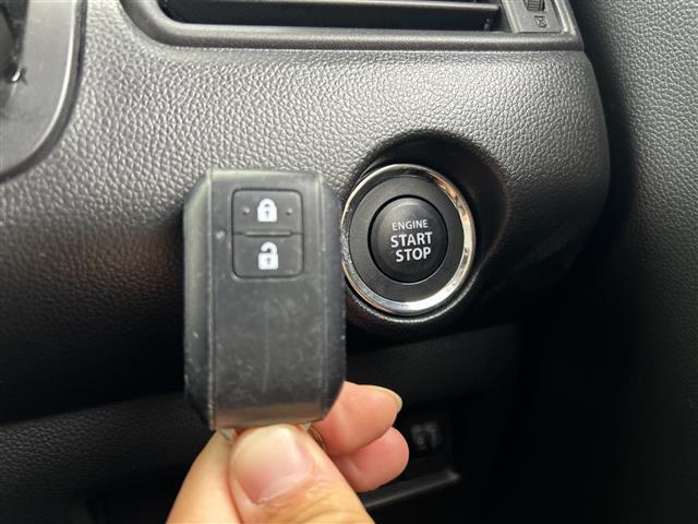スイフト XRリミテッド 禁煙車/社外ナビ/ワンセグTV/バックカメラ/スズキセーフティサポート/シートヒーター/ステアリングスイッチ/ヘッドライトレベライザー/スマートキー/プッシュスタート(11枚目)
