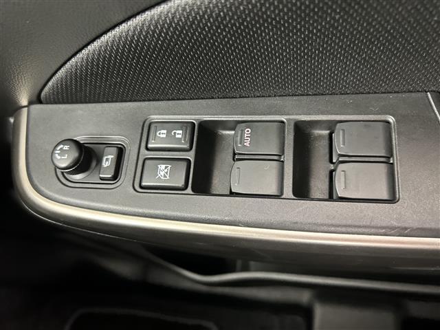 スイフト XRリミテッド 禁煙車/社外ナビ/ワンセグTV/バックカメラ/スズキセーフティサポート/シートヒーター/ステアリングスイッチ/ヘッドライトレベライザー/スマートキー/プッシュスタート(28枚目)