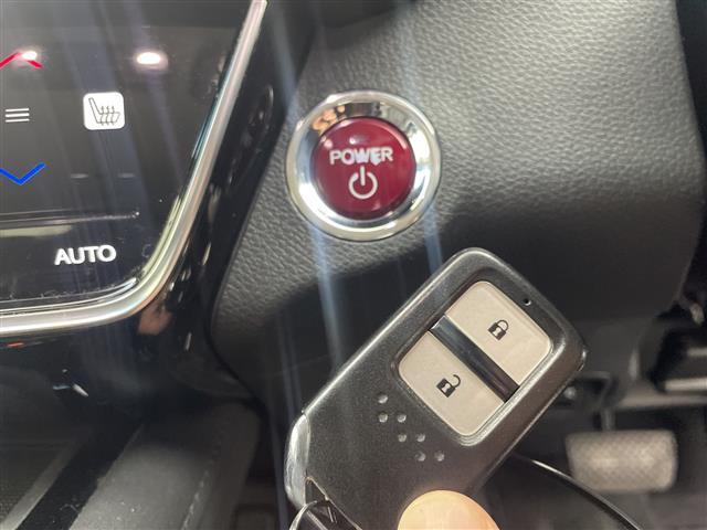 ヴェゼル ハイブリッドＺ・ホンダセンシング　禁煙車／社外ナビ／バックカメラ／レーダークルーズコントロール／シートヒーター／ハーフレザーシート／レーンキープアシスト／先行車発進おしらせ機能／パドルシフト／ビルトインＥＴＣ（7枚目）