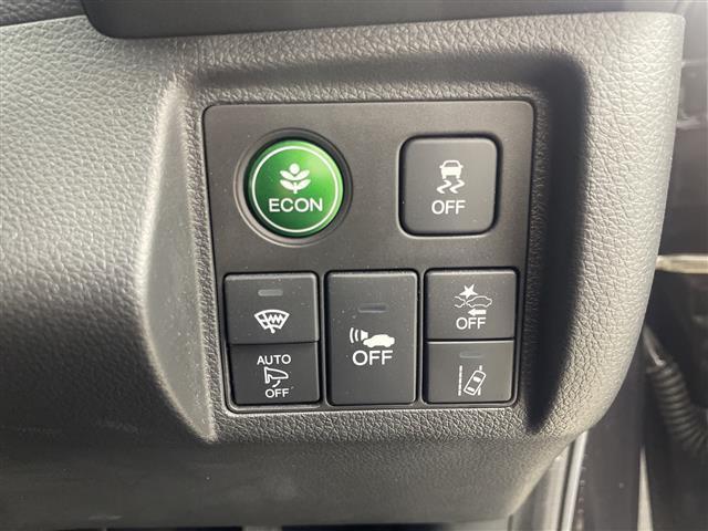 ヴェゼル ハイブリッドＺ・ホンダセンシング　禁煙車／社外ナビ／バックカメラ／レーダークルーズコントロール／シートヒーター／ハーフレザーシート／レーンキープアシスト／先行車発進おしらせ機能／パドルシフト／ビルトインＥＴＣ（8枚目）