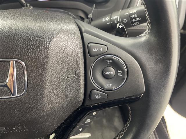 ヴェゼル ハイブリッドＺ・ホンダセンシング　禁煙車／社外ナビ／バックカメラ／レーダークルーズコントロール／シートヒーター／ハーフレザーシート／レーンキープアシスト／先行車発進おしらせ機能／パドルシフト／ビルトインＥＴＣ（10枚目）