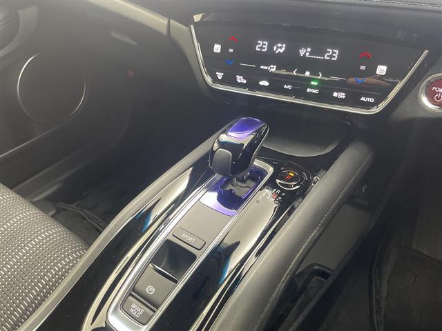 ヴェゼル ハイブリッドＺ・ホンダセンシング　禁煙車／社外ナビ／バックカメラ／レーダークルーズコントロール／シートヒーター／ハーフレザーシート／レーンキープアシスト／先行車発進おしらせ機能／パドルシフト／ビルトインＥＴＣ（25枚目）