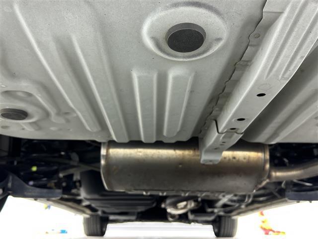 【下廻り】目立つ錆や、オイル漏れもなく安心です!掲載箇所以外にご希望の写真がございましたら、お気軽にお問い合わせ下さい!メールや郵送でお送りさせていただきます。