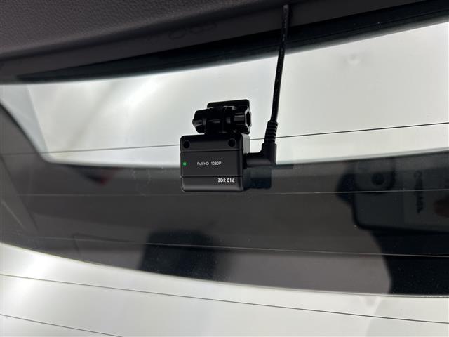 Ｃ－ＨＲ Ｇ　モード　ネロ　セーフティプラスＩＩ　禁煙車／純正ＤＡ／全方位カメラ／トヨタセーフティセンス・ＰＣＳ・ＬＴＡ・ＢＳＭ・レーダークルーズコントロール／オートハイビーム／シートヒーター／ビルトインＥＴＣ２．０／ドラレコ／コーナーセンサー（12枚目）