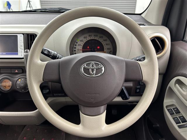 パッソ プラスハナ　Ｇパッケージ　禁煙車　純正ナビ　フルセグＴＶ　Ｂｌｕｅｔｏｏｔｈ／ＣＤ／ＡＵＸ　ＡＡＣ　電格ミラー　バックモニター　ドラレコ　ＥＴＣ　アイドリングストップ　ライトレベライザー　フォグライト　純正アルミホイール（4枚目）