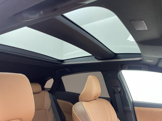 クラウンスポーツ Ｚ　禁煙車　純正ナビ　フルセグＴＶ／Ｂｌｕｅｔｏｏｔｈ／ＡｐｐｌｅＣａｒｐｌａｙ　パノラマルーフ　　ブラウンレザー　デジタルミラー　トヨタチームメイト　パノラミックビューモニター／ＢＳＭ／レーダークルコン（6枚目）