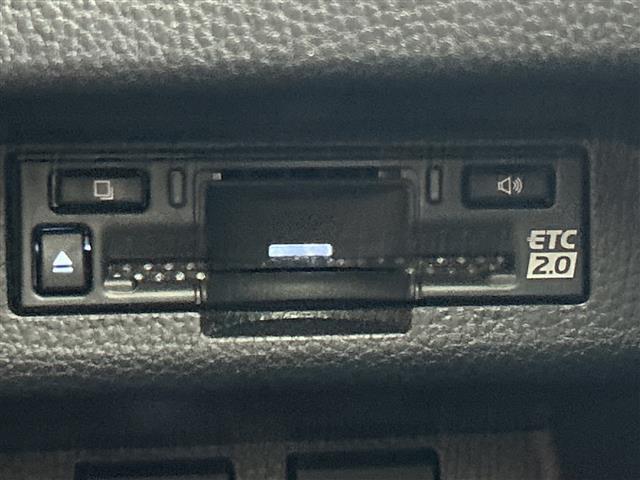 クラウンスポーツ Ｚ　禁煙車　純正ナビ　フルセグＴＶ／Ｂｌｕｅｔｏｏｔｈ／ＡｐｐｌｅＣａｒｐｌａｙ　パノラマルーフ　　ブラウンレザー　デジタルミラー　トヨタチームメイト　パノラミックビューモニター／ＢＳＭ／レーダークルコン（9枚目）