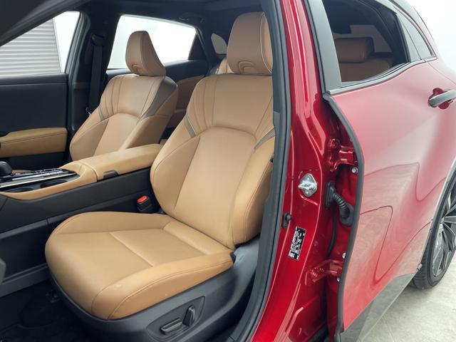 クラウンスポーツ Ｚ　禁煙車　純正ナビ　フルセグＴＶ／Ｂｌｕｅｔｏｏｔｈ／ＡｐｐｌｅＣａｒｐｌａｙ　パノラマルーフ　　ブラウンレザー　デジタルミラー　トヨタチームメイト　パノラミックビューモニター／ＢＳＭ／レーダークルコン（25枚目）