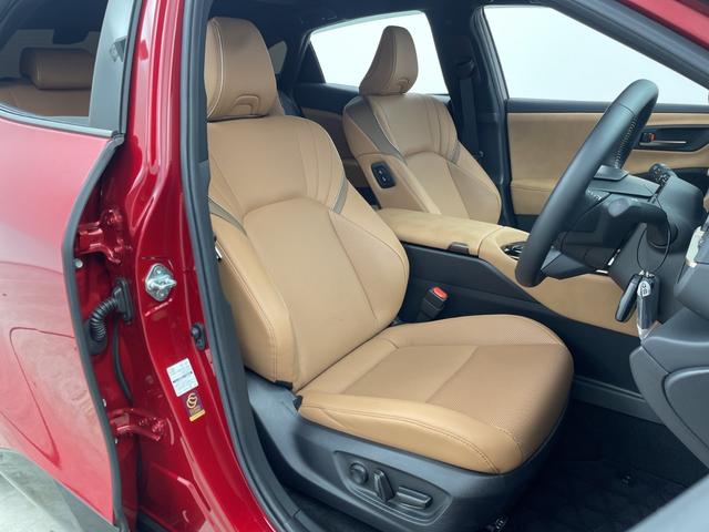 クラウンスポーツ Ｚ　禁煙車　純正ナビ　フルセグＴＶ／Ｂｌｕｅｔｏｏｔｈ／ＡｐｐｌｅＣａｒｐｌａｙ　パノラマルーフ　　ブラウンレザー　デジタルミラー　トヨタチームメイト　パノラミックビューモニター／ＢＳＭ／レーダークルコン（26枚目）