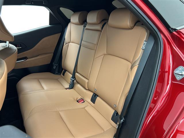 クラウンスポーツ Ｚ　禁煙車　純正ナビ　フルセグＴＶ／Ｂｌｕｅｔｏｏｔｈ／ＡｐｐｌｅＣａｒｐｌａｙ　パノラマルーフ　　ブラウンレザー　デジタルミラー　トヨタチームメイト　パノラミックビューモニター／ＢＳＭ／レーダークルコン（27枚目）