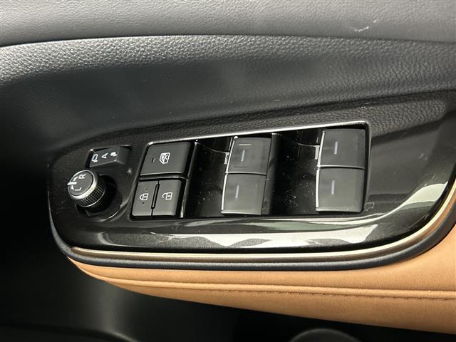 クラウンスポーツ Ｚ　禁煙車　純正ナビ　フルセグＴＶ／Ｂｌｕｅｔｏｏｔｈ／ＡｐｐｌｅＣａｒｐｌａｙ　パノラマルーフ　　ブラウンレザー　デジタルミラー　トヨタチームメイト　パノラミックビューモニター／ＢＳＭ／レーダークルコン（40枚目）