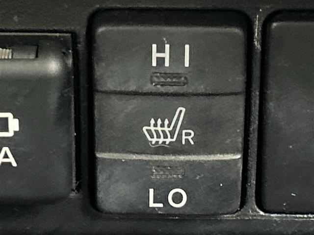 シエンタ Ｇ　クエロ　純正ナビ（フルセグ／ＢＴ／ＣＤ／ＤＶＤ／ＡＭ／ＦＭ）　全周囲カメラ　シートヒータードラレコ前後　両側パワスラ　ＴＶキャンセラー　ステアリングヒーター　ＥＴＣ　プリクラッシュセーフティー（9枚目）