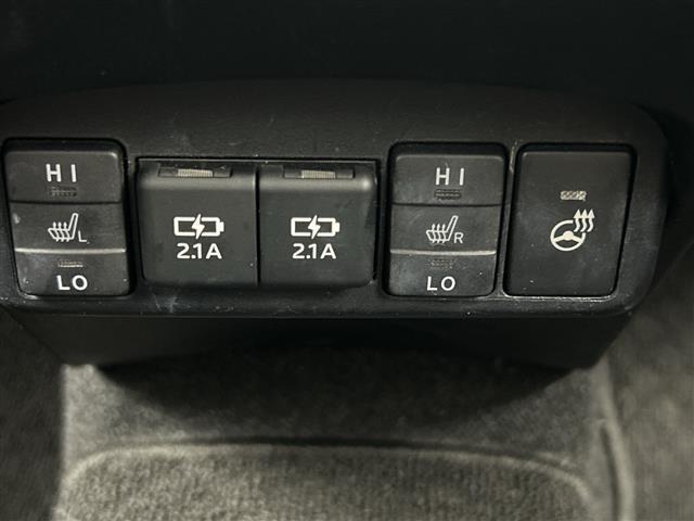 シエンタ Ｇ　クエロ　純正ナビ（フルセグ／ＢＴ／ＣＤ／ＤＶＤ／ＡＭ／ＦＭ）　全周囲カメラ　シートヒータードラレコ前後　両側パワスラ　ＴＶキャンセラー　ステアリングヒーター　ＥＴＣ　プリクラッシュセーフティー（10枚目）