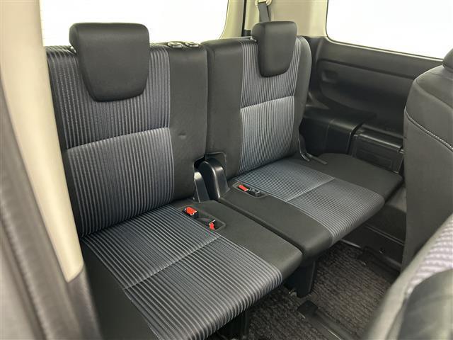 ヴォクシー ハイブリッドＺＳ　煌ＩＩ　純正９型ナビ（フルセグ／ＣＤ／ＤＶＤ／ＢＴ／ＡＭ／ＦＭ／ＳＤ）　バックカメラ　フリップダウンモニター　両側パワスラ　ＬＥＤヘッドライト　前後コーナーセンサー　オートマチックハイビーム（16枚目）