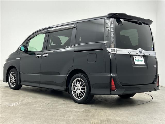 ヴォクシー ハイブリッドＺＳ　煌ＩＩ　純正９型ナビ（フルセグ／ＣＤ／ＤＶＤ／ＢＴ／ＡＭ／ＦＭ／ＳＤ）　バックカメラ　フリップダウンモニター　両側パワスラ　ＬＥＤヘッドライト　前後コーナーセンサー　オートマチックハイビーム（20枚目）