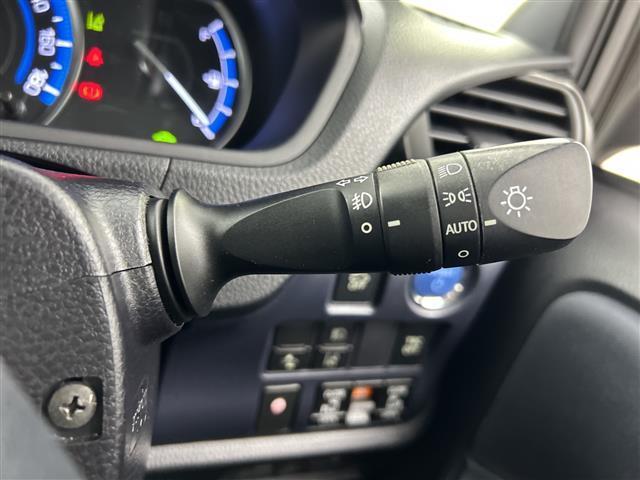 ヴォクシー ハイブリッドＺＳ　煌ＩＩ　純正９型ナビ（フルセグ／ＣＤ／ＤＶＤ／ＢＴ／ＡＭ／ＦＭ／ＳＤ）　バックカメラ　フリップダウンモニター　両側パワスラ　ＬＥＤヘッドライト　前後コーナーセンサー　オートマチックハイビーム（32枚目）