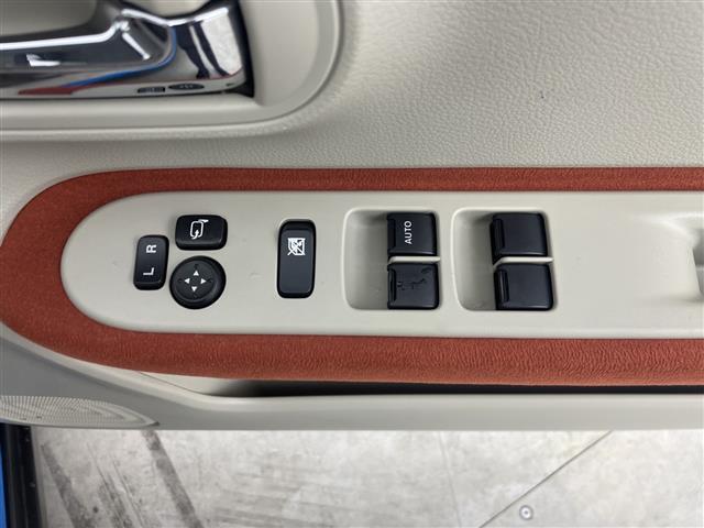 アルトラパン Ｓ　セレクション　禁煙車　社外７インチナビ　フルセグＴＶ／Ｂｌｕｅｔｏｏｔｈ　衝突軽減ブレーキ　前席シートヒーター　スマートキー　純正ＨＩＤヘッドライト　アイドリングストップ　フロアマット　ＡＡＣ（7枚目）