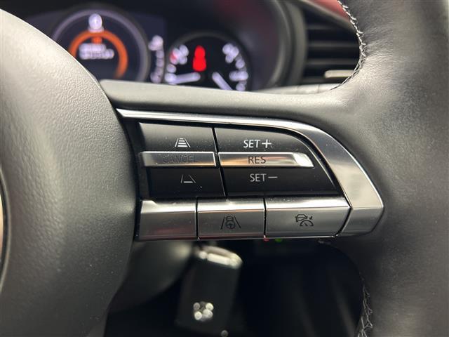 ＭＡＺＤＡ３ファストバック ２０Ｓバーガンディ　セレクション　禁煙車　マツダコネクトナビ　全方位カメラ　前席シートヒーター　レーダークルーズコントロール　ブラインドスポットモニター　メモリ機能付パワーシート　パドルシフト　前後ドライブレコーダー　赤革シート（5枚目）