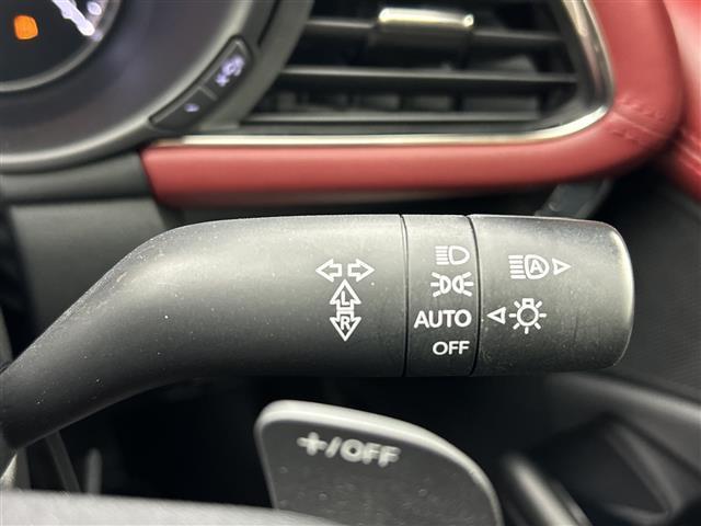 ＭＡＺＤＡ３ファストバック ２０Ｓバーガンディ　セレクション　禁煙車　マツダコネクトナビ　全方位カメラ　前席シートヒーター　レーダークルーズコントロール　ブラインドスポットモニター　メモリ機能付パワーシート　パドルシフト　前後ドライブレコーダー　赤革シート（8枚目）