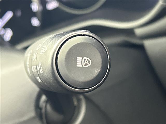 ＭＡＺＤＡ３ファストバック ２０Ｓバーガンディ　セレクション　禁煙車　マツダコネクトナビ　全方位カメラ　前席シートヒーター　レーダークルーズコントロール　ブラインドスポットモニター　メモリ機能付パワーシート　パドルシフト　前後ドライブレコーダー　赤革シート（9枚目）