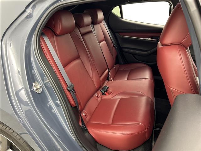ＭＡＺＤＡ３ファストバック ２０Ｓバーガンディ　セレクション　禁煙車　マツダコネクトナビ　全方位カメラ　前席シートヒーター　レーダークルーズコントロール　ブラインドスポットモニター　メモリ機能付パワーシート　パドルシフト　前後ドライブレコーダー　赤革シート（14枚目）