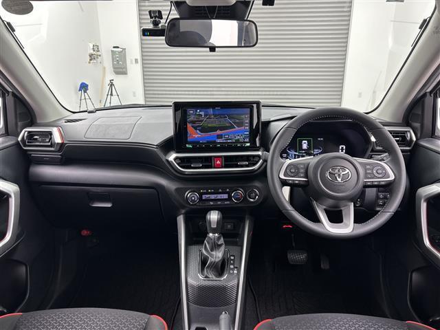 ライズ Ｚ　禁煙車　社外ＳＤナビ（フルセグＴＶ／ＣＤ／ＤＶＤ／ＢＴ）　バックカメラ　レーダークルコン　前席シートヒーター　プリクラッシュ　前後コーナーセンサー　前後ドラレコ　オートライト　ＥＴＣ　革巻ステアリング（3枚目）