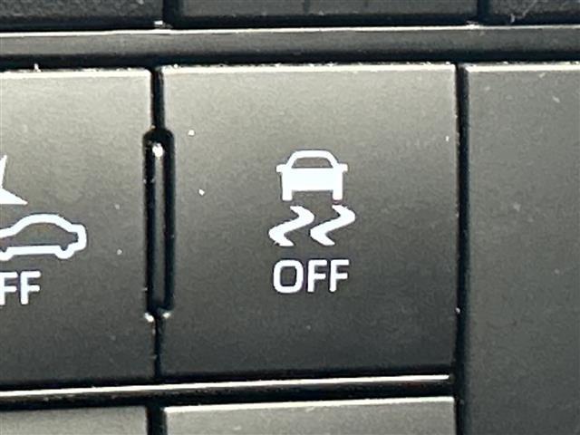 ライズ Ｚ　禁煙車　社外ＳＤナビ（フルセグＴＶ／ＣＤ／ＤＶＤ／ＢＴ）　バックカメラ　レーダークルコン　前席シートヒーター　プリクラッシュ　前後コーナーセンサー　前後ドラレコ　オートライト　ＥＴＣ　革巻ステアリング（9枚目）