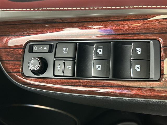 ハリアー プレミアム　禁煙車／アルパインナビ／バックカメラ／パワーバックドア／トヨタセーフティセンス／プリクラッシュセーフティ／オートマチックハイビーム／レーンディパーチャーアラート／運転席パワーシート（35枚目）