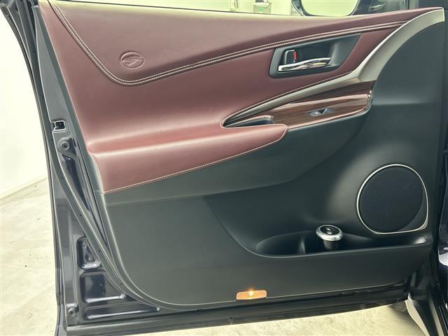 ハリアー プレミアム　禁煙車／アルパインナビ／バックカメラ／パワーバックドア／トヨタセーフティセンス／プリクラッシュセーフティ／オートマチックハイビーム／レーンディパーチャーアラート／運転席パワーシート（40枚目）