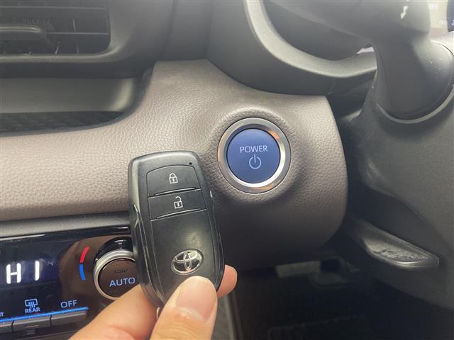 ヤリス ハイブリッドG /禁煙車/純正ナビ/バックカメラ/トヨタセーフティセンス/プリクラッシュセーフティ/オートマチックハイビーム/レーダークルーズコントロール/前席シートヒーター/ビルトインETC(12枚目)