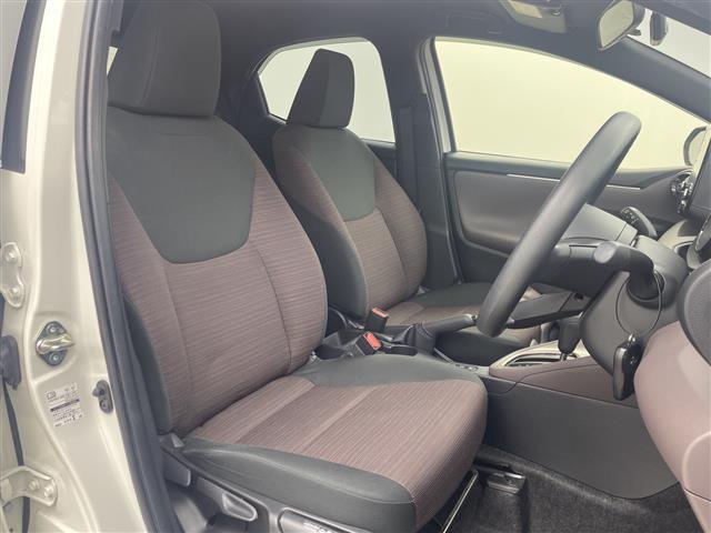 ヤリス ハイブリッドG /禁煙車/純正ナビ/バックカメラ/トヨタセーフティセンス/プリクラッシュセーフティ/オートマチックハイビーム/レーダークルーズコントロール/前席シートヒーター/ビルトインETC(13枚目)