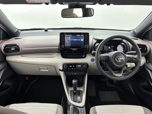 ヤリス ハイブリッドZ 禁煙車/純正ナビ/パノラミックビューモニター/トヨタセーフティセンス/レーダークルーズコントロール/オートマチックハイビーム/プリクラッシュセーフティ/レーントレーシングアシスト/シートヒーター(3枚目)