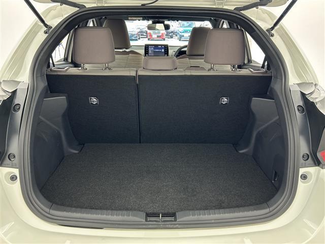 ヤリス ハイブリッドZ 禁煙車/純正ナビ/パノラミックビューモニター/トヨタセーフティセンス/レーダークルーズコントロール/オートマチックハイビーム/プリクラッシュセーフティ/レーントレーシングアシスト/シートヒーター(16枚目)